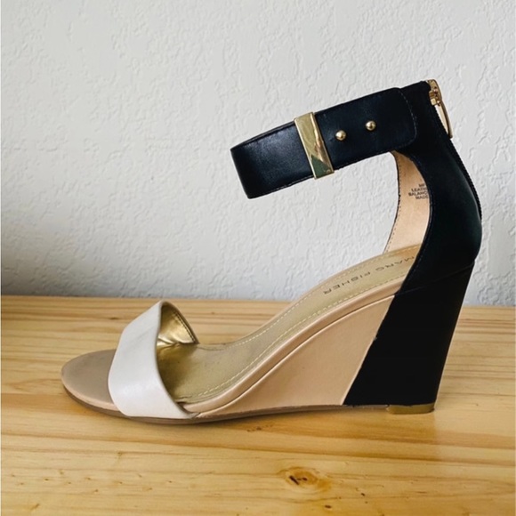 Marc Fisher Corri Leather Wedge Sandal - Size: 8 - Picture 7 of 12